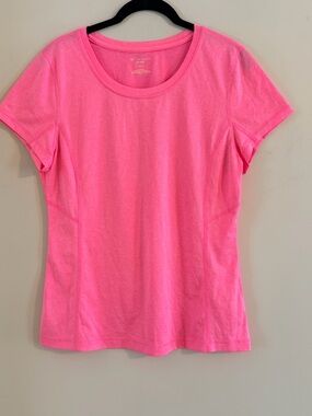Tek Gear DryTEK Short Sleeve Crew Tee in Bright Pink Size L